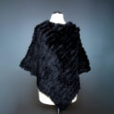 Echtfell Poncho in der Farbe schwarz von hinten